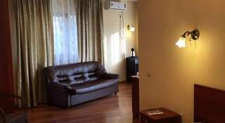 Гостевой дом Лотос Сочи Четырехместный номер "Комфорт"-1